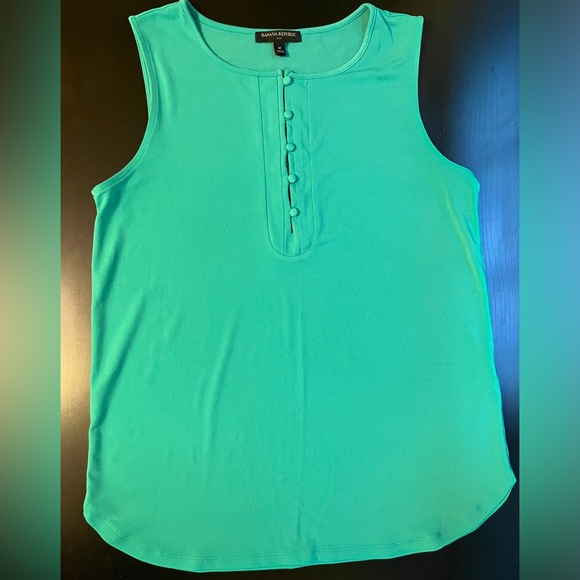 Banana Republic Sleeveless Kelly Green Blouse, Adult Size M - Picture 5 of 10